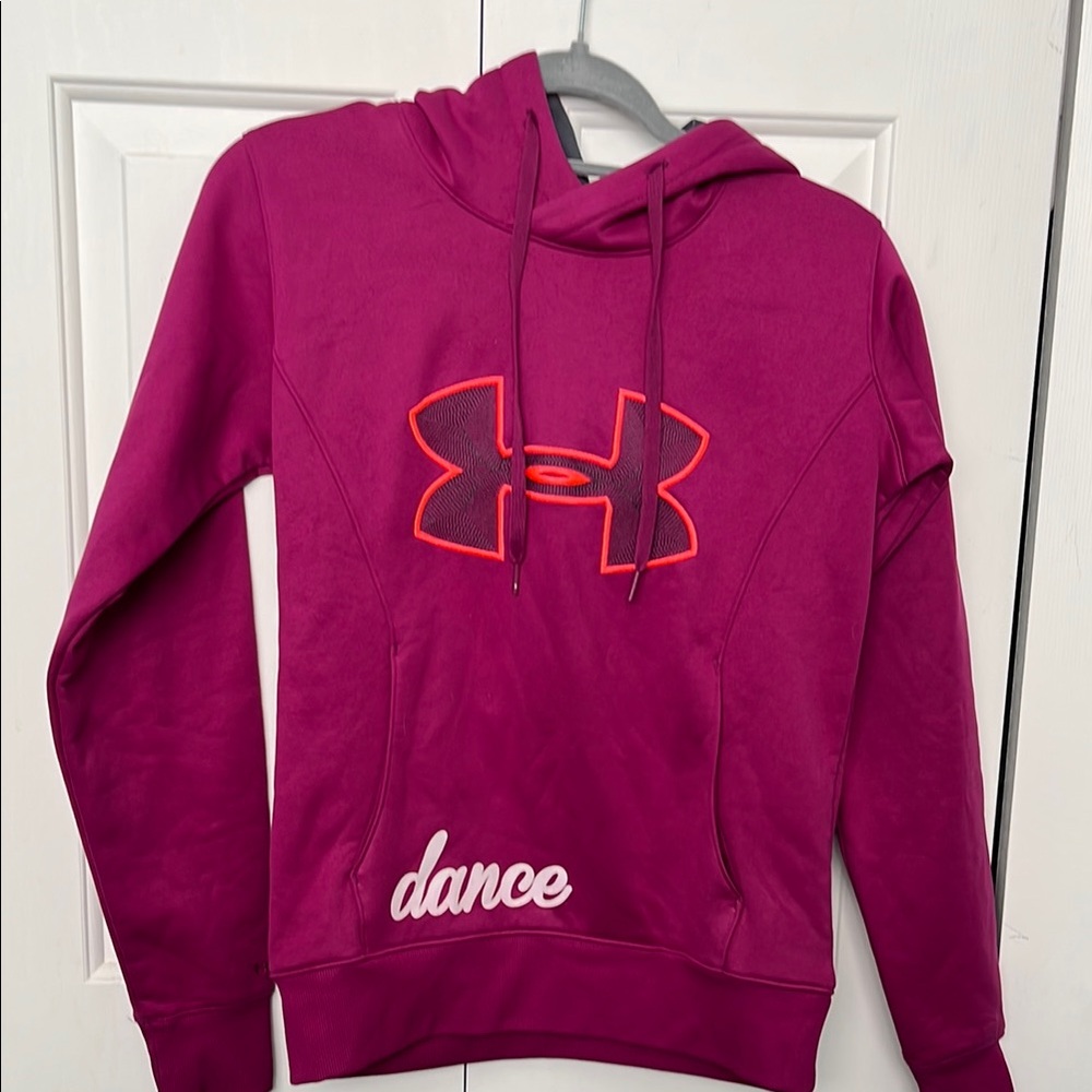 Under Armour Semi-Fitted Hoodie